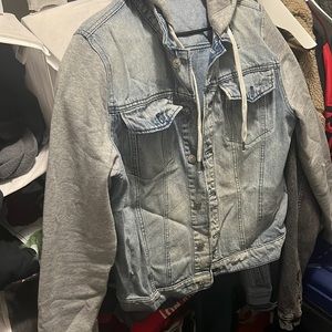 Jean jacket with cotton sleeves and hood